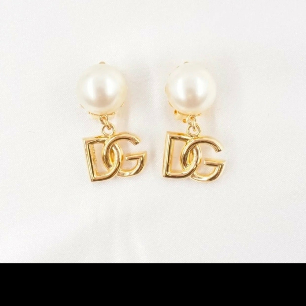 Dolce gabana earing wear once like new